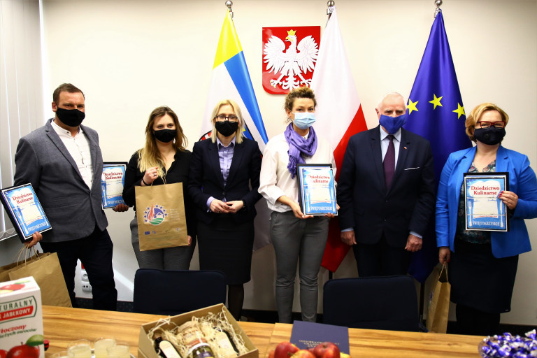 Nowi czlonkowie dolaczyli do Sieci i otrzymali certyfikaty 768x512